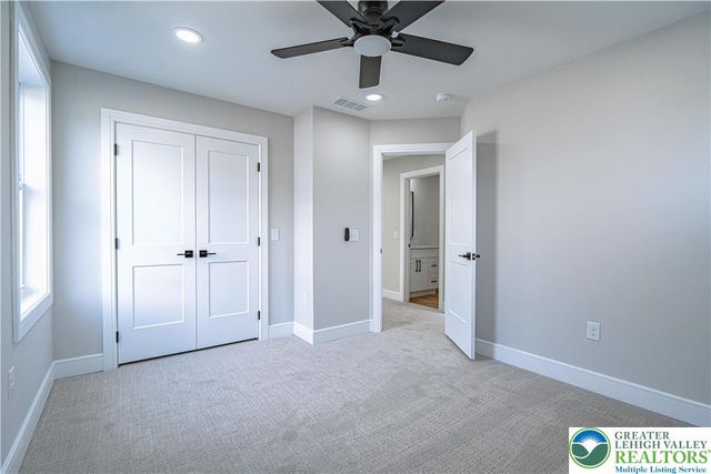 5050 Foxdale Drive, Whitehall Twp, PA 18052