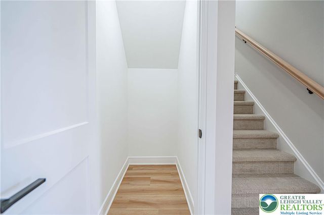 5050 Foxdale Drive, Whitehall Twp, PA 18052