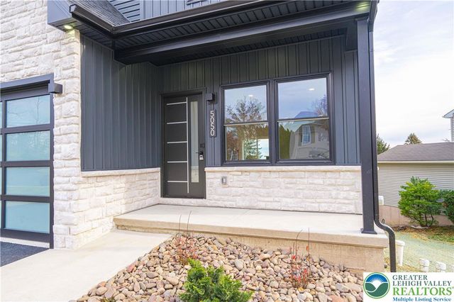 5050 Foxdale Drive, Whitehall Twp, PA 18052