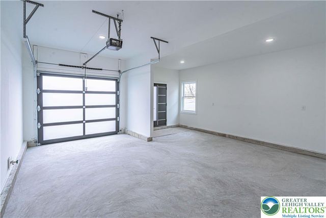 5050 Foxdale Drive, Whitehall Twp, PA 18052