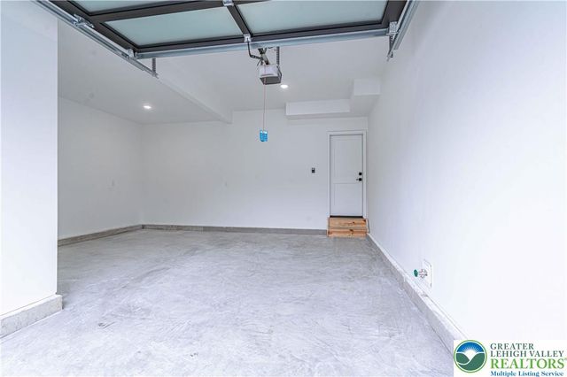 5050 Foxdale Drive, Whitehall Twp, PA 18052