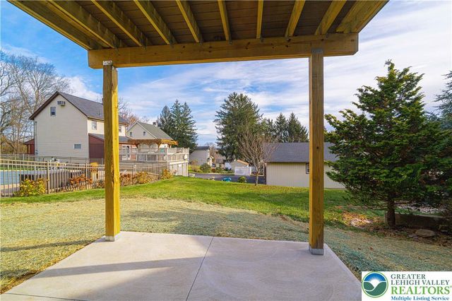 5050 Foxdale Drive, Whitehall Twp, PA 18052