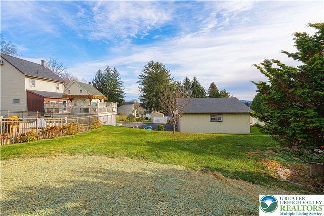 5050 Foxdale Drive, Whitehall Twp, PA 18052