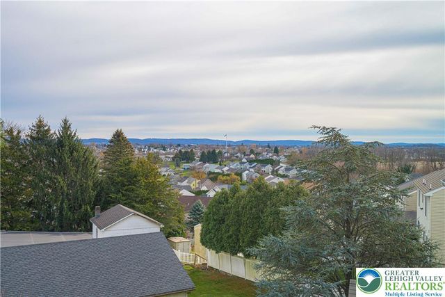 5050 Foxdale Drive, Whitehall Twp, PA 18052