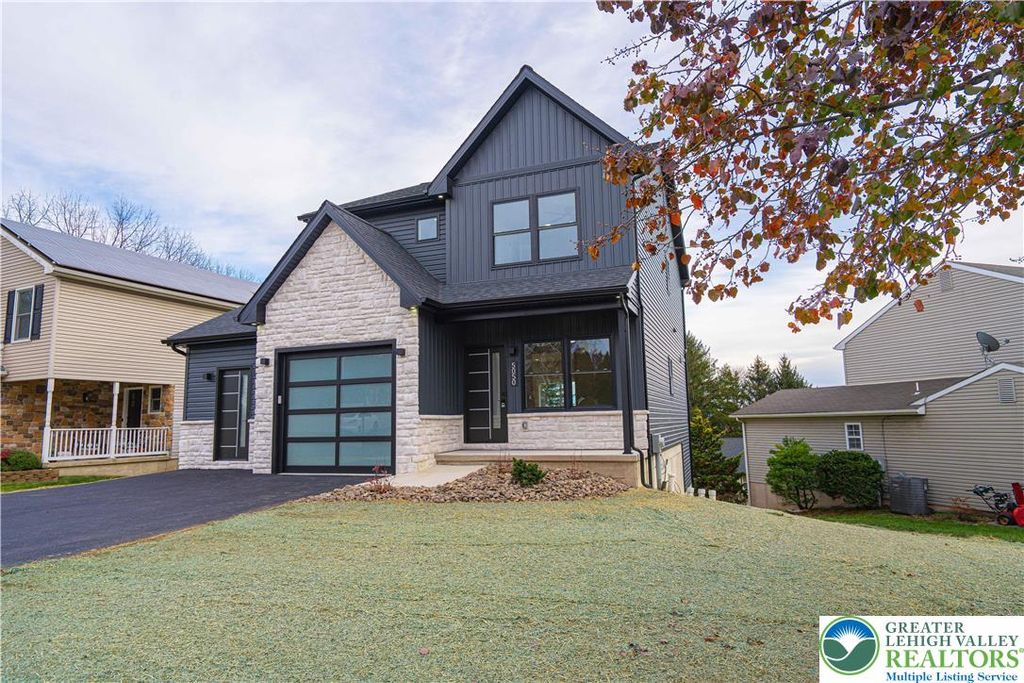 5050 Foxdale Drive, Whitehall Twp, PA 18052