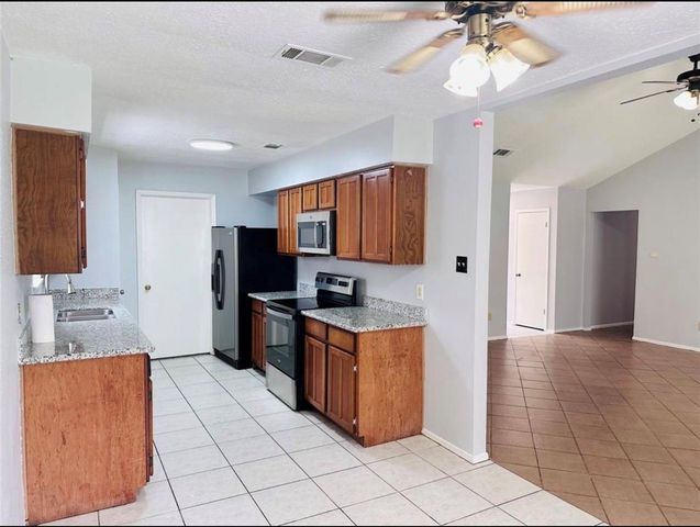 7015 Sharpsburg Drive, Richmond, TX 77469