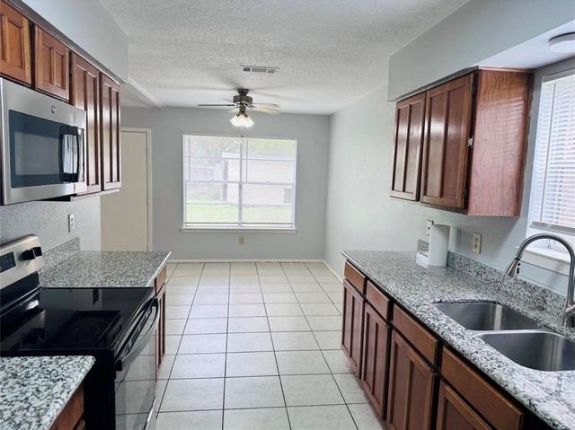 7015 Sharpsburg Drive, Richmond, TX 77469