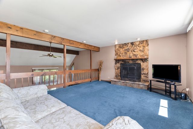 211 N Oltendorf Road, Streamwood, IL 60107