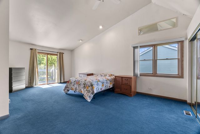 211 N Oltendorf Road, Streamwood, IL 60107