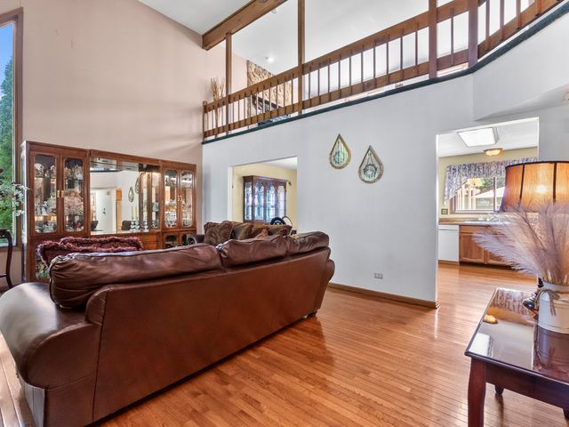 211 N Oltendorf Road, Streamwood, IL 60107