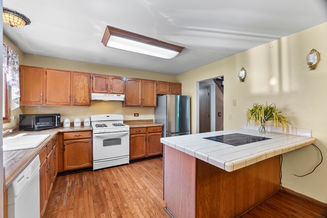 211 N Oltendorf Road, Streamwood, IL 60107