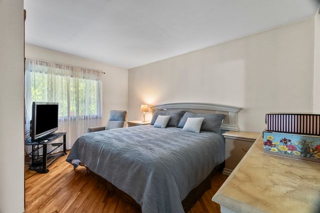 211 N Oltendorf Road, Streamwood, IL 60107