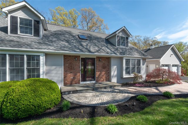 11 E Salem Road, Fishkill, NY 12524