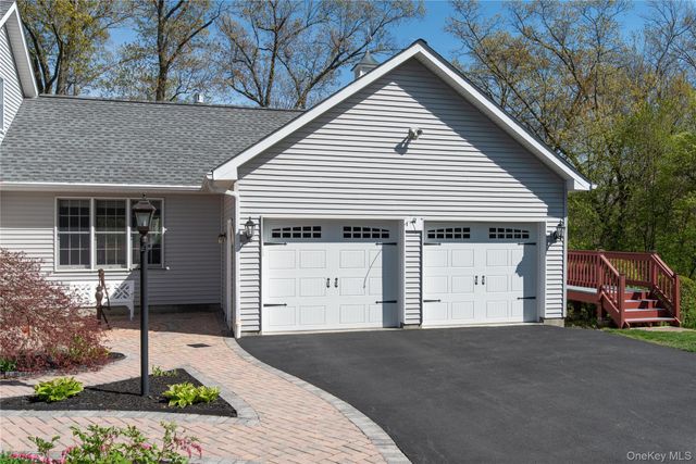 11 E Salem Road, Fishkill, NY 12524