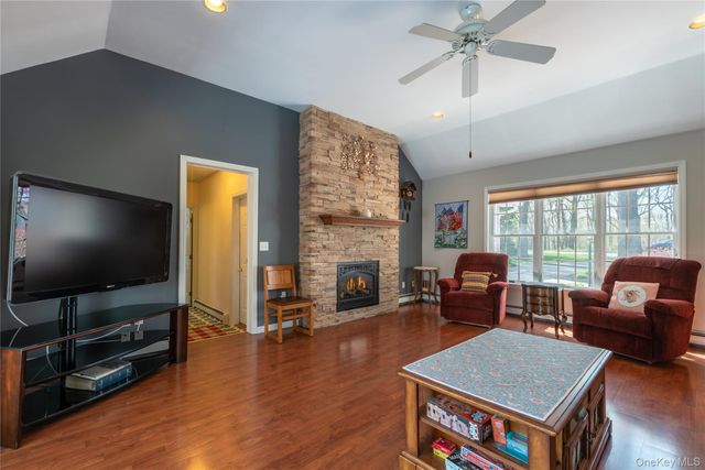 11 E Salem Road, Fishkill, NY 12524