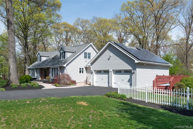11 E Salem Road, Fishkill, NY 12524