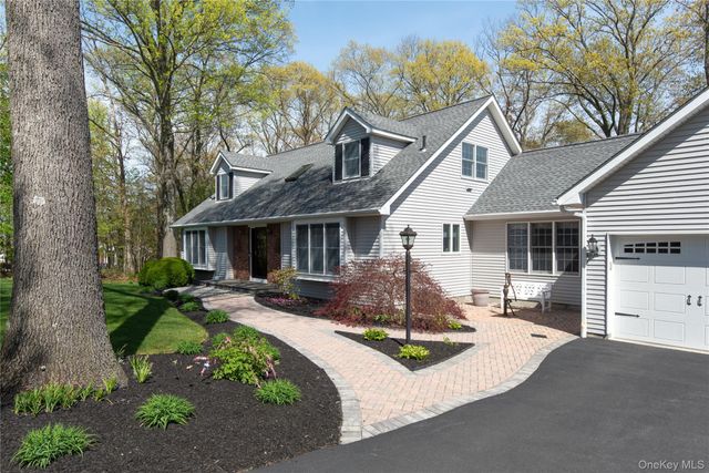 11 E Salem Road, Fishkill, NY 12524