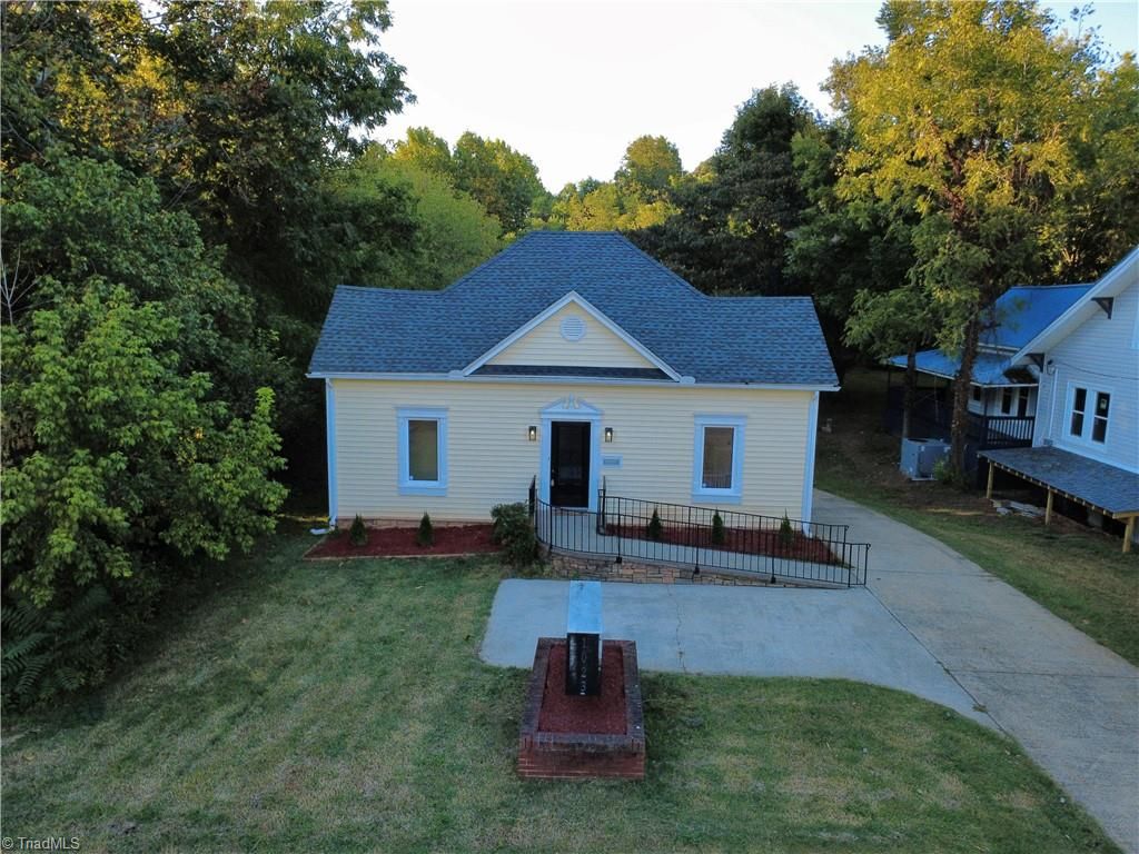 1023 S Main Street, Burlington, NC 27215