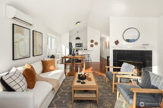 747 N 87th Street, Seattle, WA 98103