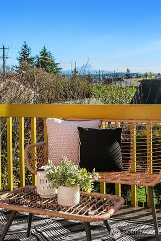 747 N 87th Street, Seattle, WA 98103