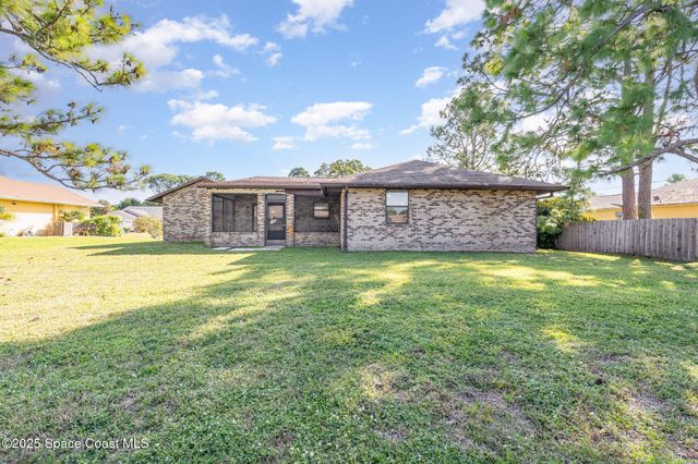 131 Hammock Road SE, Palm Bay, FL 32909