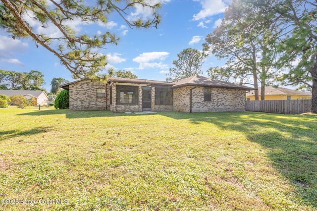 131 Hammock Road SE, Palm Bay, FL 32909