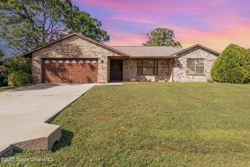 131 Hammock Road SE, Palm Bay, FL 32909