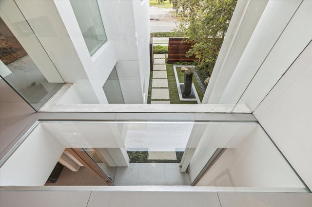 2169 University Boulevard, Houston, TX 77030