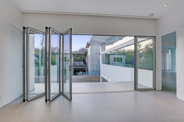 2169 University Boulevard, Houston, TX 77030