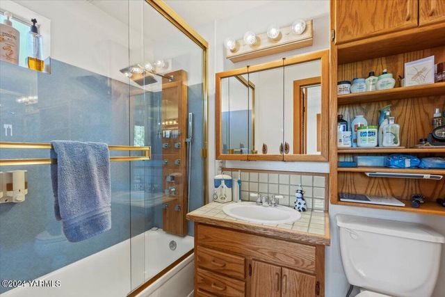 1550 Eagle Peak Rd, Zillah, WA 98953