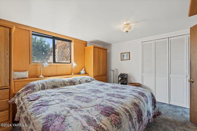 1550 Eagle Peak Rd, Zillah, WA 98953