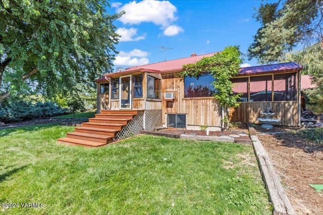 1550 Eagle Peak Rd, Zillah, WA 98953