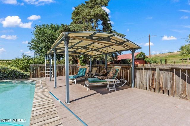 1550 Eagle Peak Rd, Zillah, WA 98953