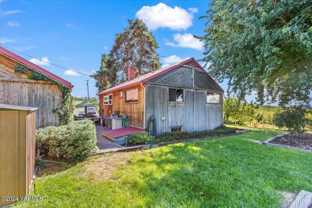 1550 Eagle Peak Rd, Zillah, WA 98953