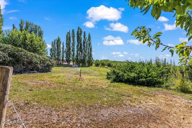 1550 Eagle Peak Rd, Zillah, WA 98953