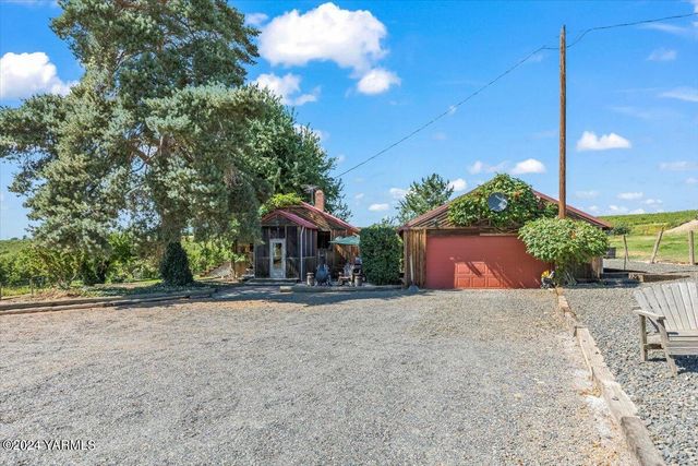 1550 Eagle Peak Rd, Zillah, WA 98953