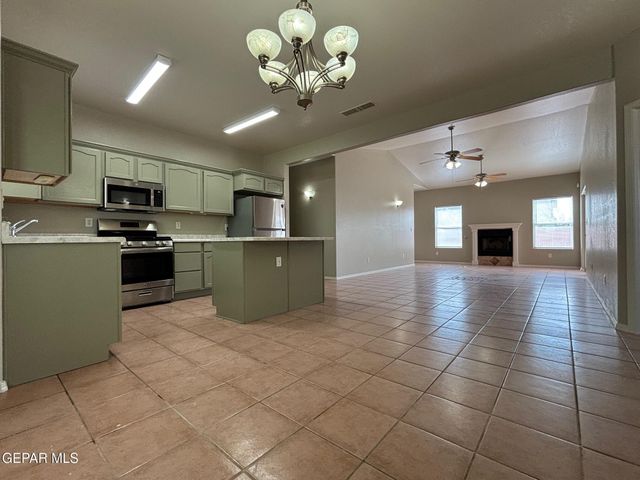 3301 TIERRA ESPADA Drive, El Paso, TX 79938