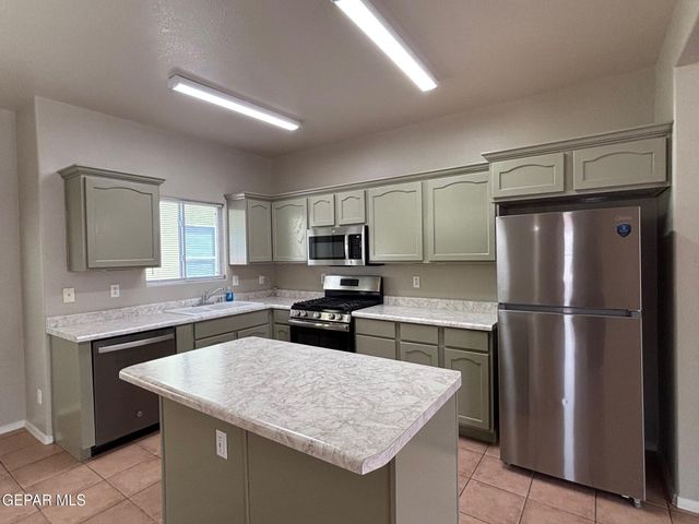 3301 TIERRA ESPADA Drive, El Paso, TX 79938