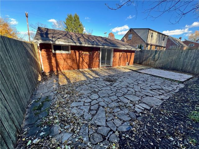 11256 Azalea Dr, Penn Hills, PA 15235