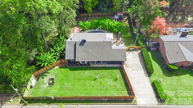 2221 Glenwood Drive, Gastonia, NC 28054