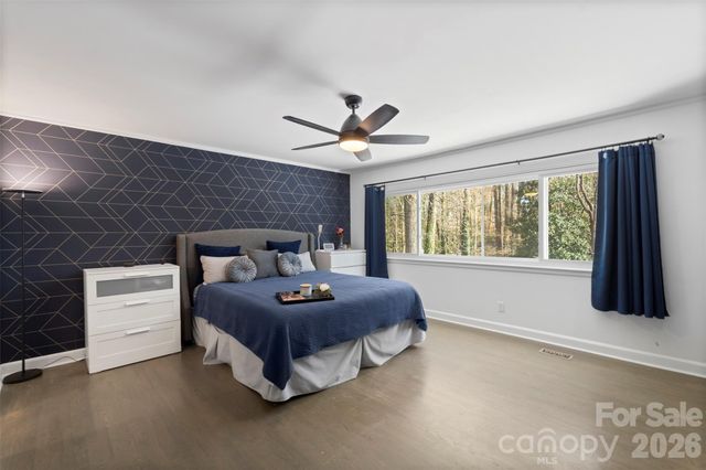 2221 Glenwood Drive, Gastonia, NC 28054