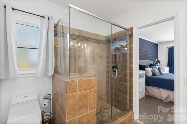 2221 Glenwood Drive, Gastonia, NC 28054