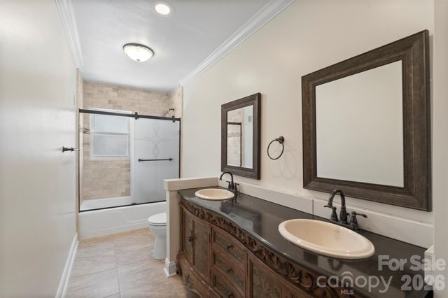 2221 Glenwood Drive, Gastonia, NC 28054