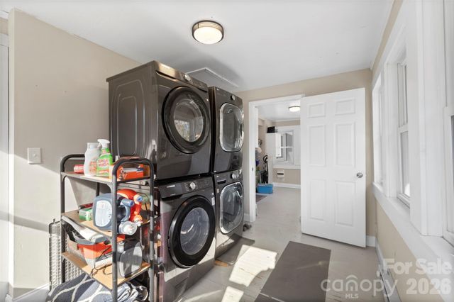 2221 Glenwood Drive, Gastonia, NC 28054