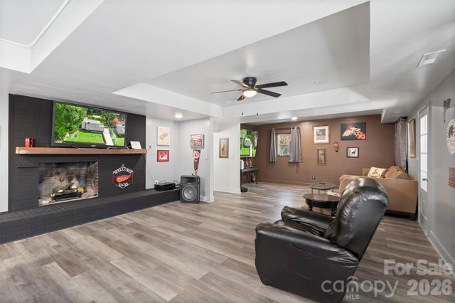 2221 Glenwood Drive, Gastonia, NC 28054