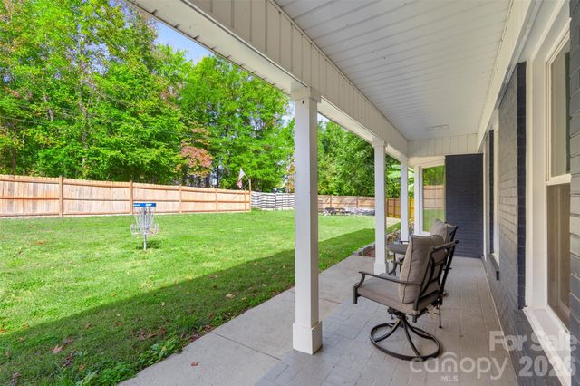 2221 Glenwood Drive, Gastonia, NC 28054