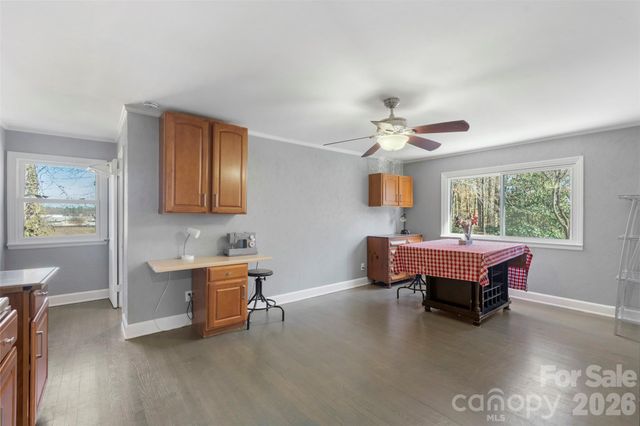 2221 Glenwood Drive, Gastonia, NC 28054