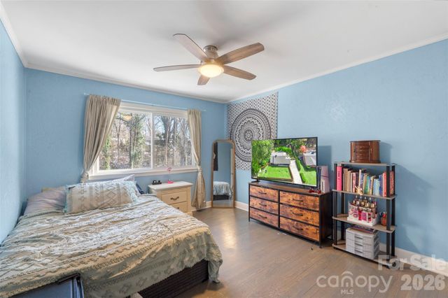 2221 Glenwood Drive, Gastonia, NC 28054