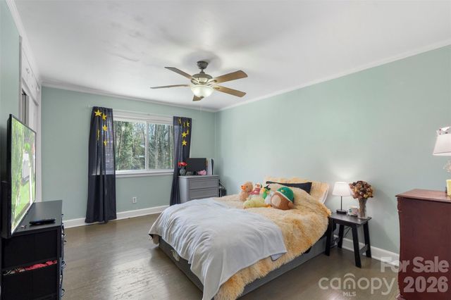 2221 Glenwood Drive, Gastonia, NC 28054