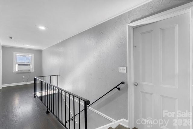 2221 Glenwood Drive, Gastonia, NC 28054